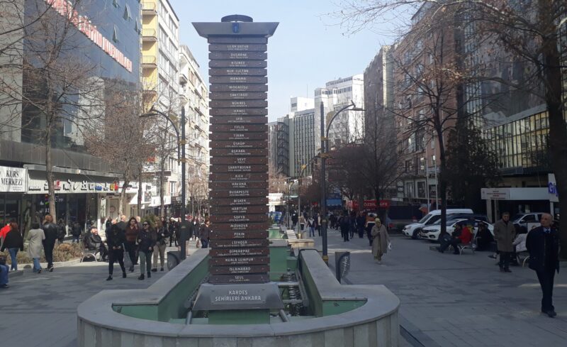 Kadim Şehrin Kardeş Şehirleri Anıtı(Özel Haber)