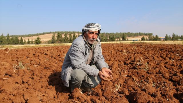 Hakkarili çiftçi yakınlarından topladığı 20 bin lirayı depremzedelere bağışladı