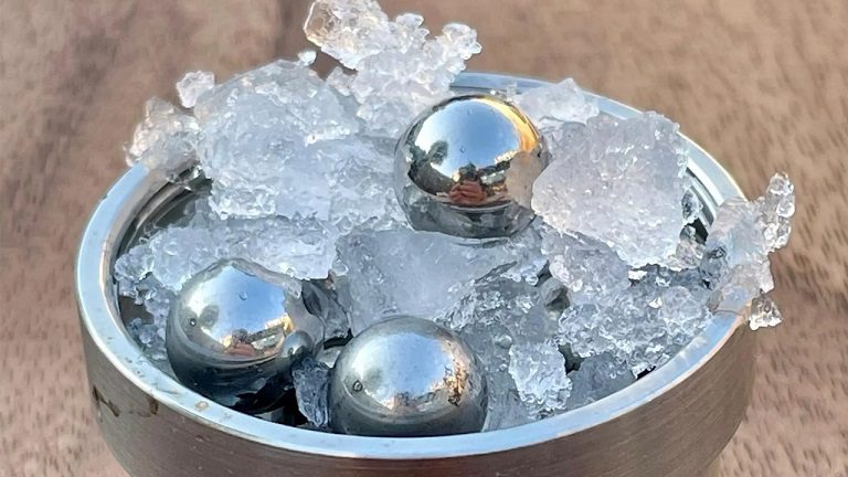 Bilim İnsanları, Uzayda Keşfetti: Sıvı Su Gibi Ama Buz