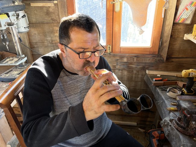 Tulum ustası 30 yıldır mesleğini gelecek nesillere aktarıyor