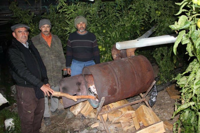 Antalya’da seralarda don nöbeti başladı