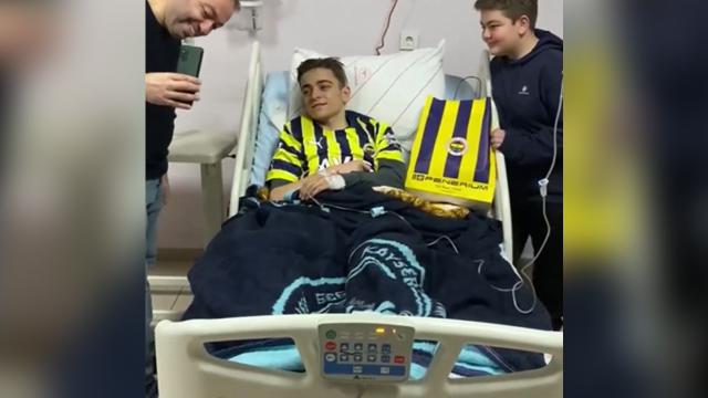 Fenerbahçeli futbolculardan depremzede Kamilcan’a destek