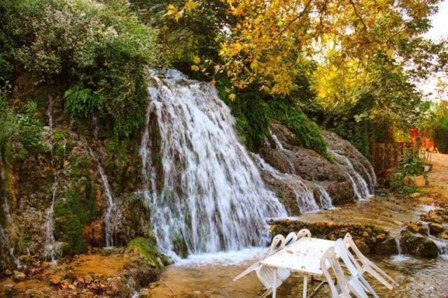 Deprem sonrası Hatay’daki Harbiye Şelalesi’nin suyu azaldı, rengi sarıya döndü