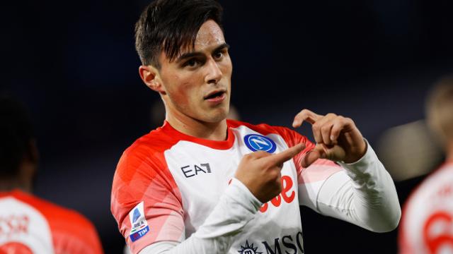 Eljif Elmas takımıyla birlikte yardım kampanyası başlattı