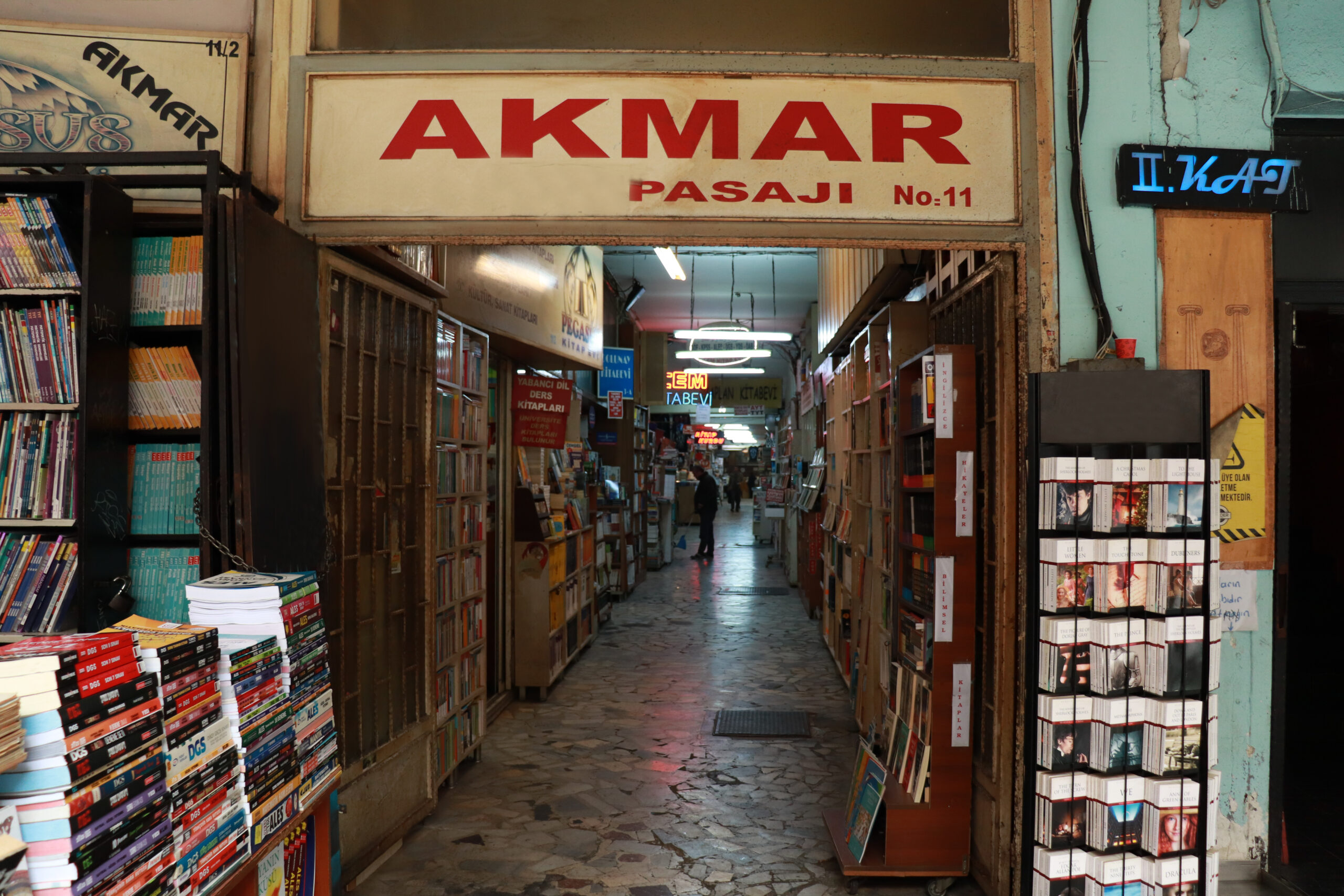İstanbul’un En Eski Sahaflarından Akmar Pasajı(Özel Haber)