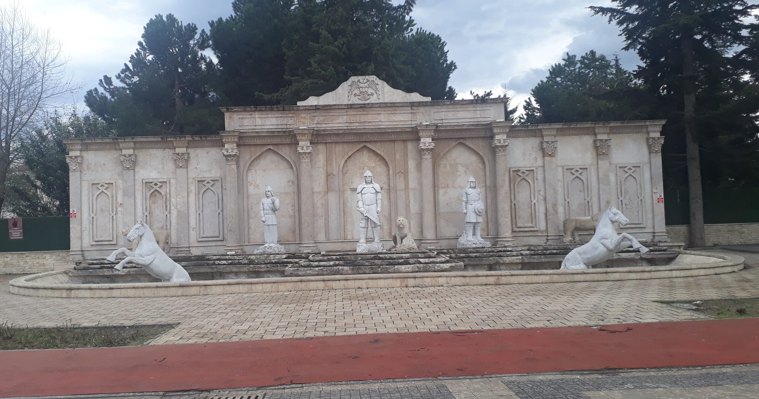 Düzce’nin Simgelerinden Konuralp Bey Anıtı(Özel Haber)