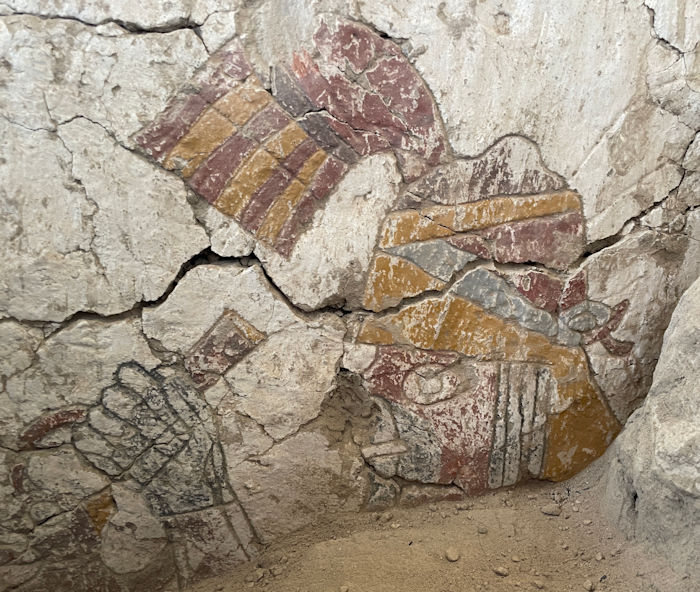 Peru’da Bulunan iki yüzlü Figürlerin Eski Duvar Resimleri