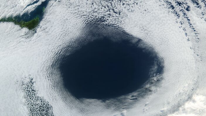 Bilim insanları uyardı: Orman yangınları ozon deliğini büyütüyor