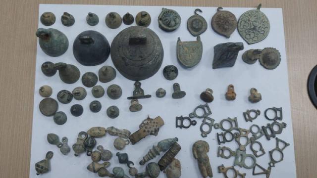 İzmir’de 92 parça tarihi eser ele geçirildi