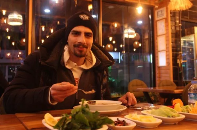 Böyle transfer görülmedi! İzmir ekibi Karabağlar Spor Kulübü sınırsız kelle paça çorbası karşılığında kaleci Kenan Gürsen Saat’i kadrosuna kattı