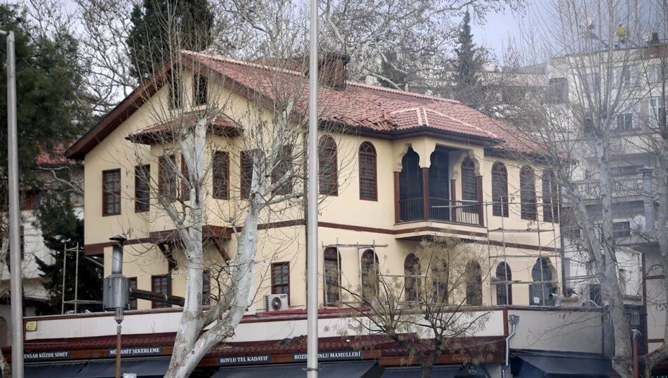 Kahramanmaraş Dondurma Müzesi depreme tadilatta yakalandı