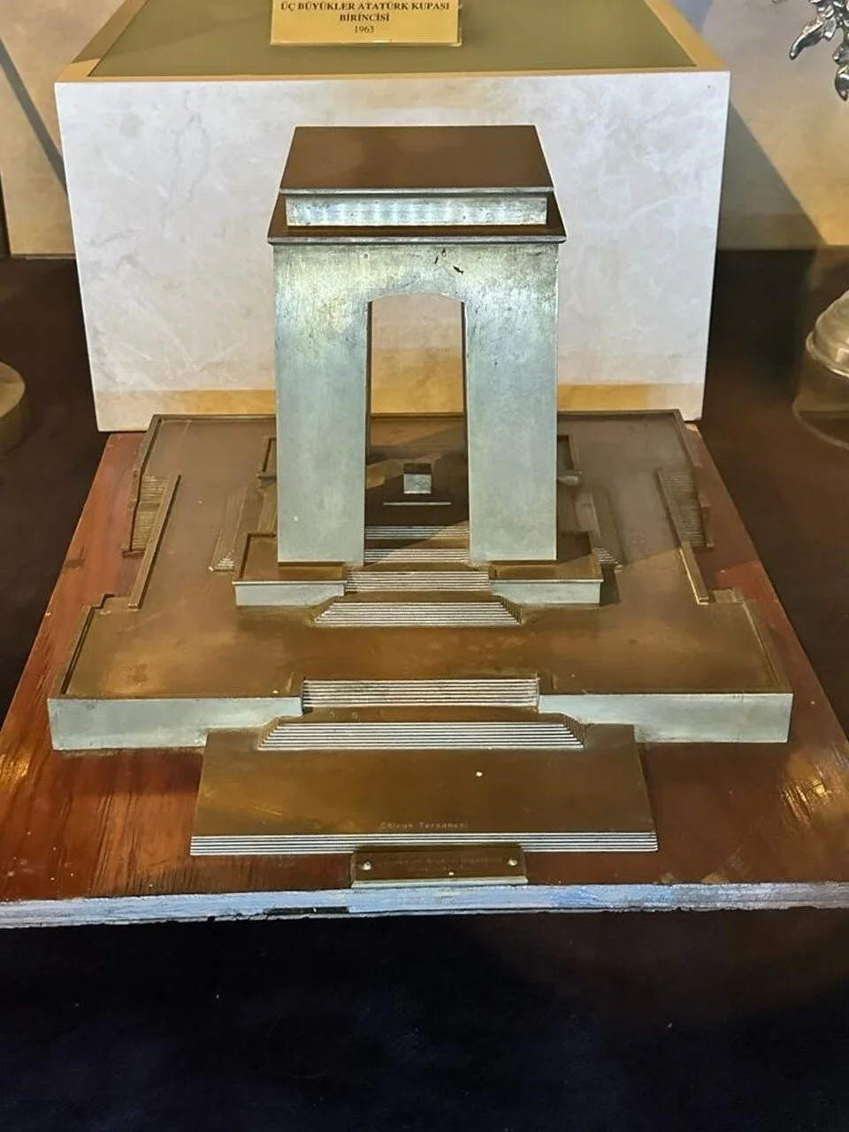 Çanakkale Abide Kupası sergilenmek üzere 70 yıl sonra Çanakkale’ye geliyor