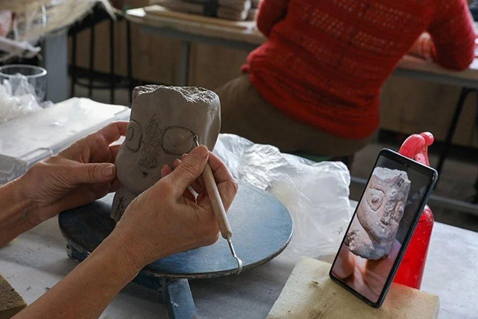 Seramik sanatçısı Nuray Erden Avrupa Uluslararası Kadınların Liderliği Ödülü’nü depremzedeler için alacak