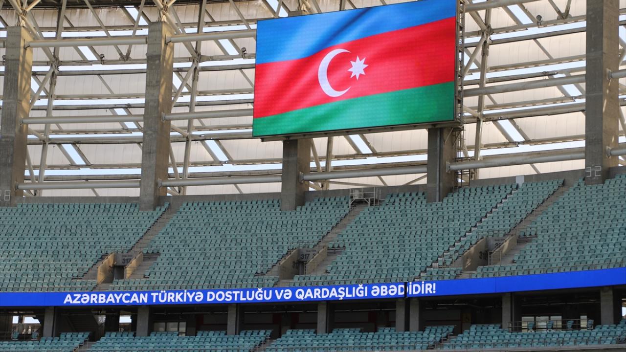 Depremzedeler yararına yapılacak Karabağ-Galatasaray maçı için 60 bin bilet satıldı