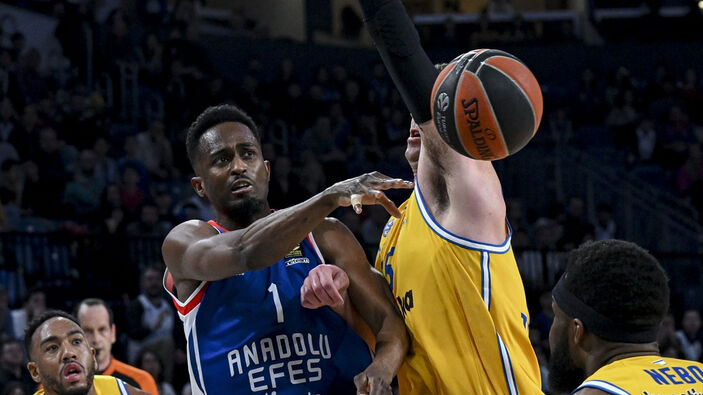 Anadolu Efes konuk ettiği Maccabi Tel Aviv’den fark yedi