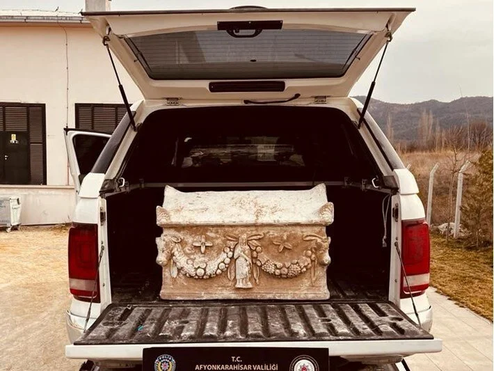 Afyonkarahisar’da Roma dönemine ait lahit ele geçirildi