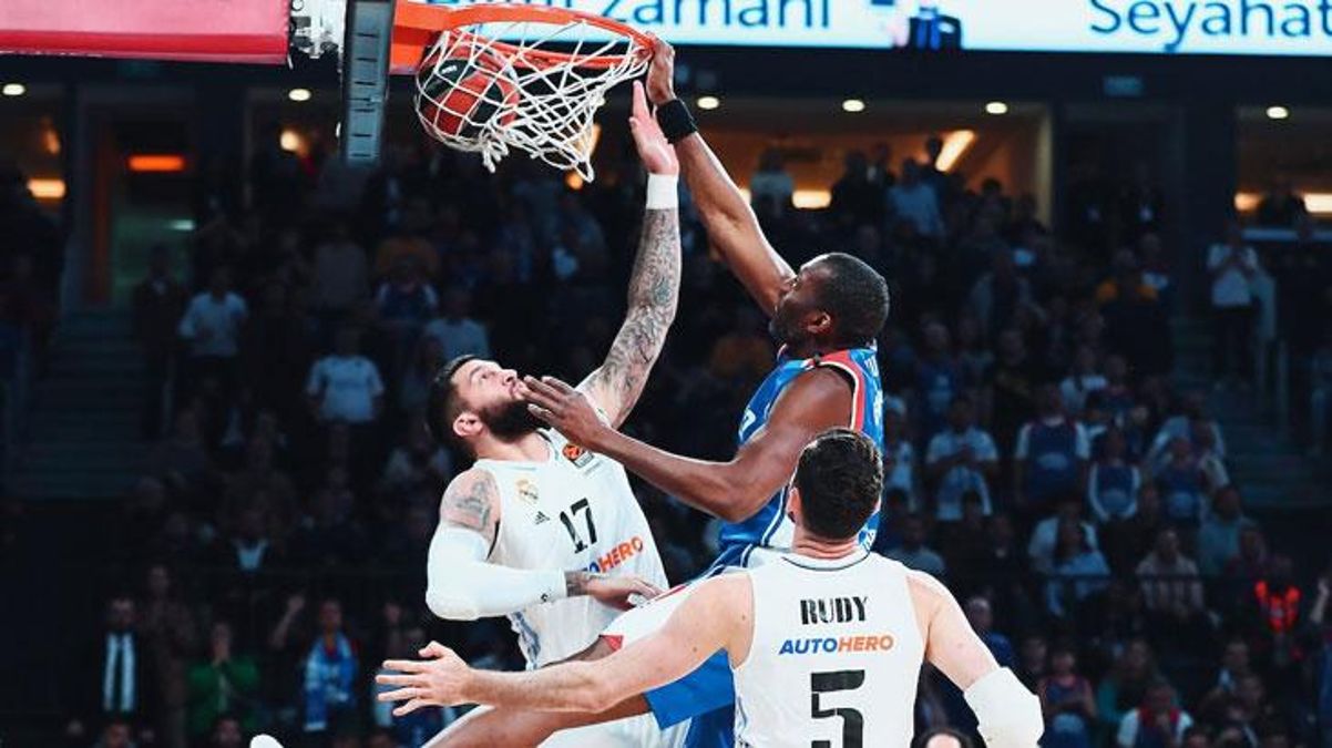 Anadolu Efes, Real Madrid’i devirdi! Shane Larkin uçuşlarda