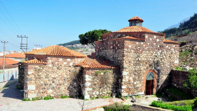 657 yıllık hamama zarar verip yağmaladılar