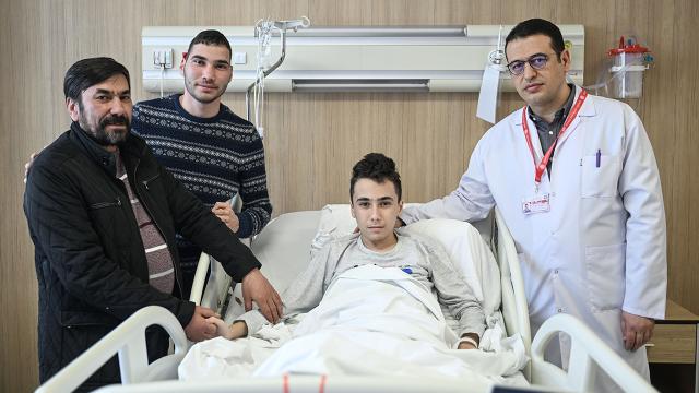 Hatay’da hayatını, Ankara’da bacağını kurtardılar