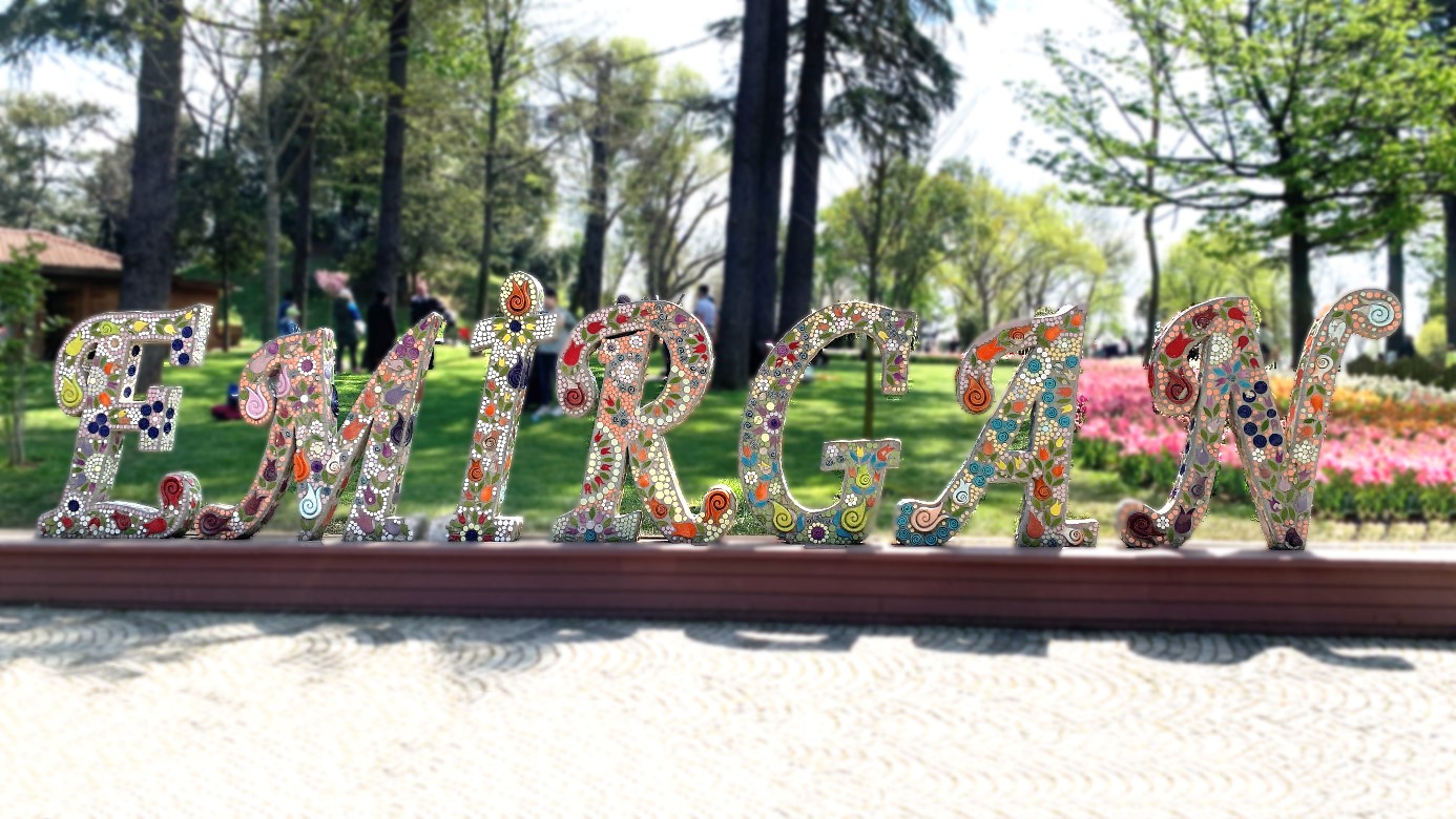 Halinden Yalnızca Bilenlerin Anlayacağı Laleler, Emirgan’da Ziyaretçilerin Yoğun İlgisini Çekti(Özel Haber)