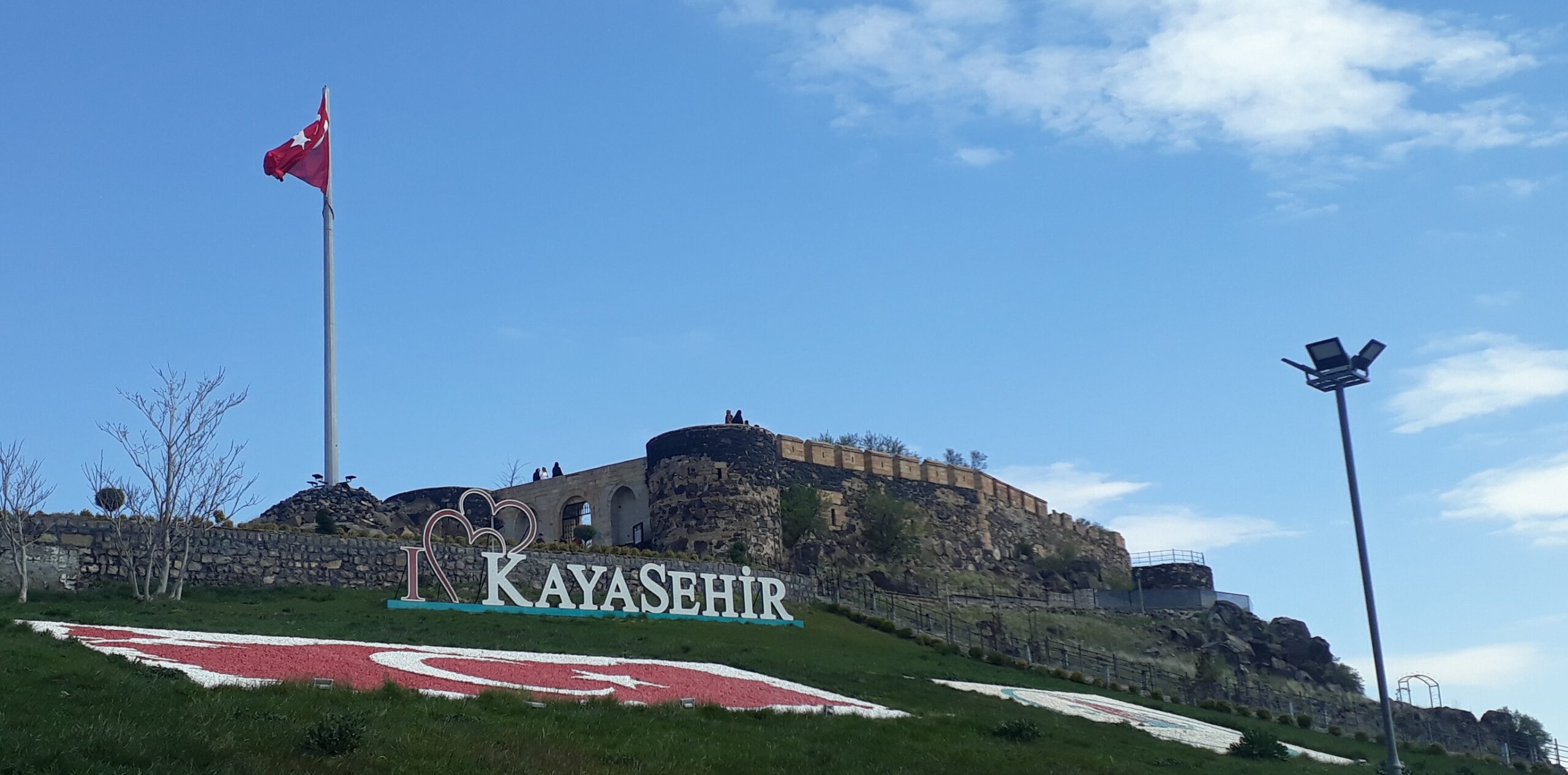 Yeraltı Şehrinin Üzerinde Nevşehir Kalesi(Özel Haber)