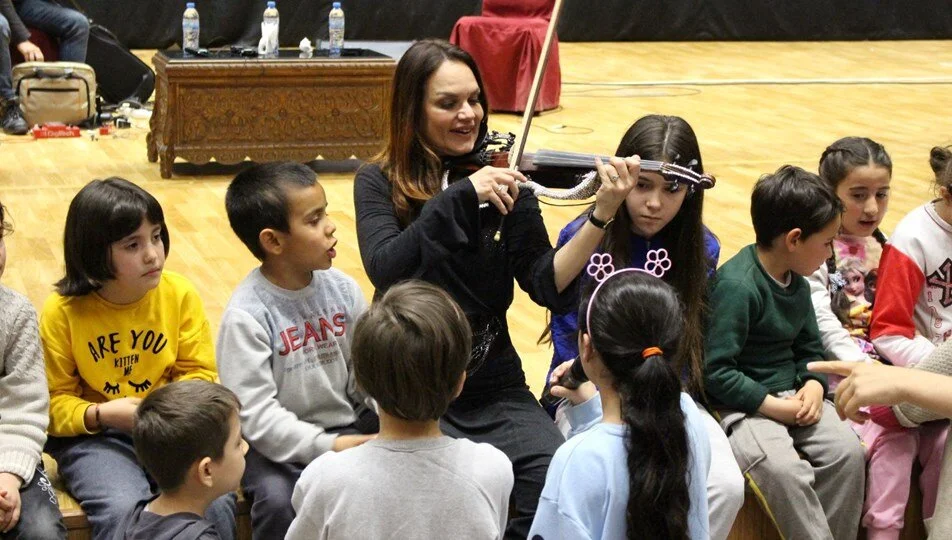 Sanatçılar Kahramanmaraş’taki depremzede çocuklar ve gençlerle buluştu