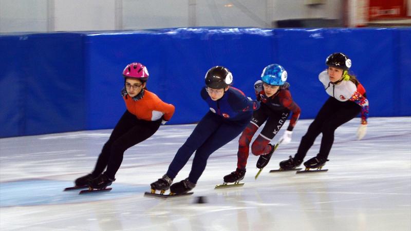 Kısa Kulvar Sürat Pateni Türkiye Şampiyonası Erzurum’da başladı