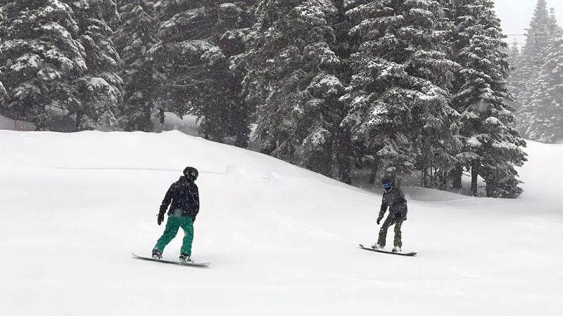 Uludağ nisanda kış sezonunu aratmadı