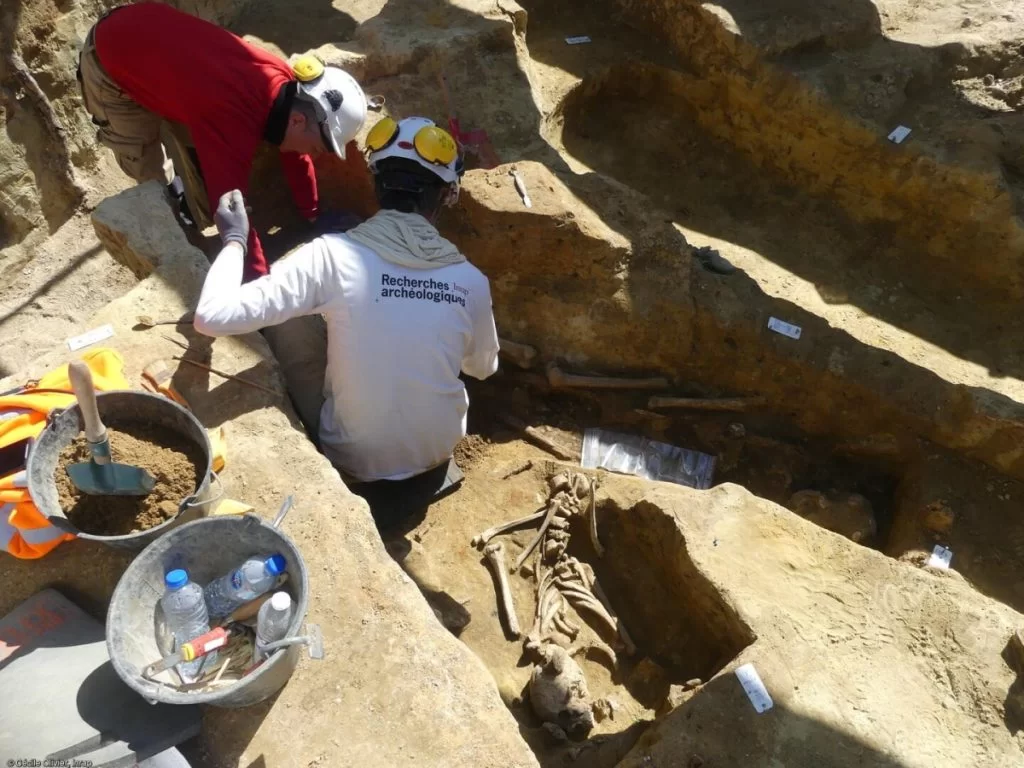 Paris Tren istasyonunun altındaki antik nekropolde 2.000 yıllık mezarlar bulundu