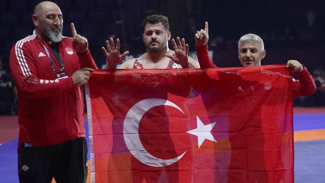 Rıza Kayaalp 12’nci kez Avrupa şampiyonu