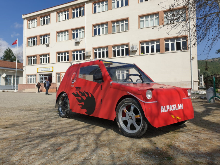 Amasya’da liselilerin yaptığı elektrikli araç TEKNOFEST’te yarışacak