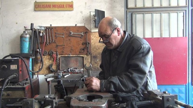 35 yıllık torna ustası mesleğini öğretecek çırak bulamıyor