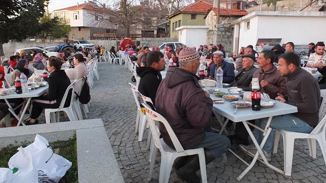 Balıkesir’de asırlık toplu iftar gelenekleri devam ediyor