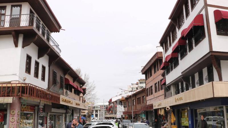 Asırlık çarşıdaki restorasyonda sona gelindi