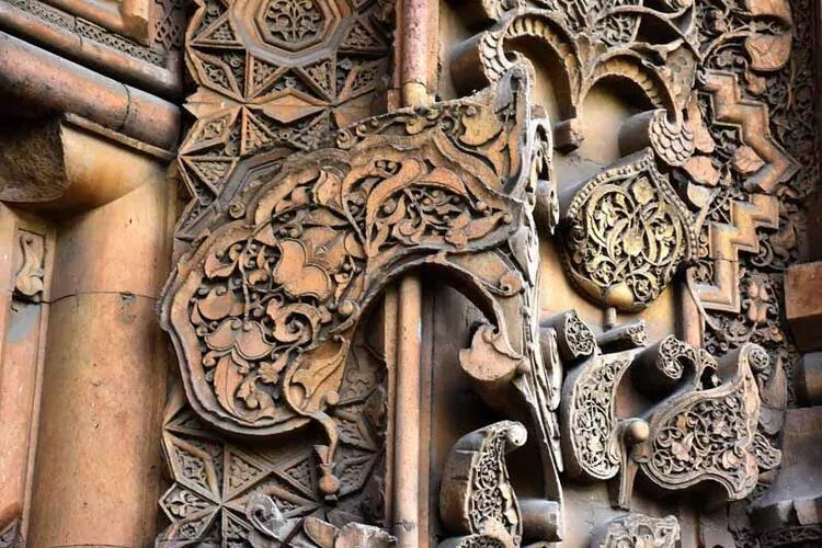 Sivas’taki 794 yıllık şaheserde ‘üç boyutlu motif’ işçiliği