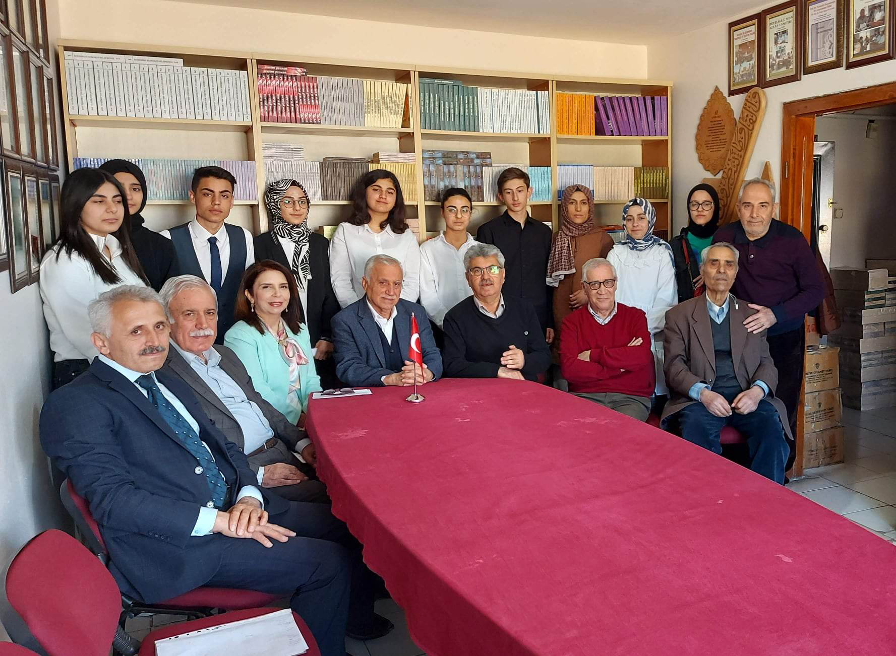 “Cumhuriyetimizin 100. Yılına Saygı” Toplantısı Manas’ta Gerçekleşti(Özel Haber)