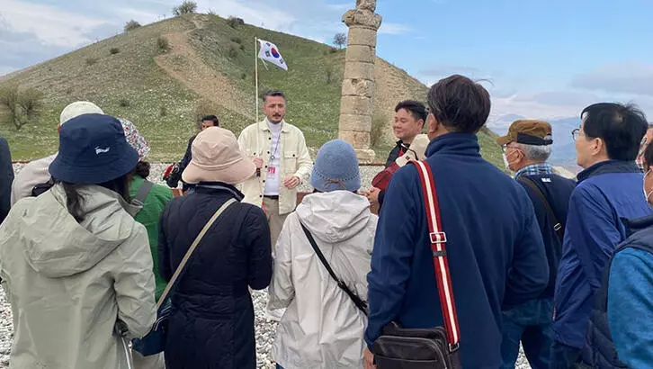 Güney Koreli turistler deprem bölgesindeki tarihi alanları gezdi