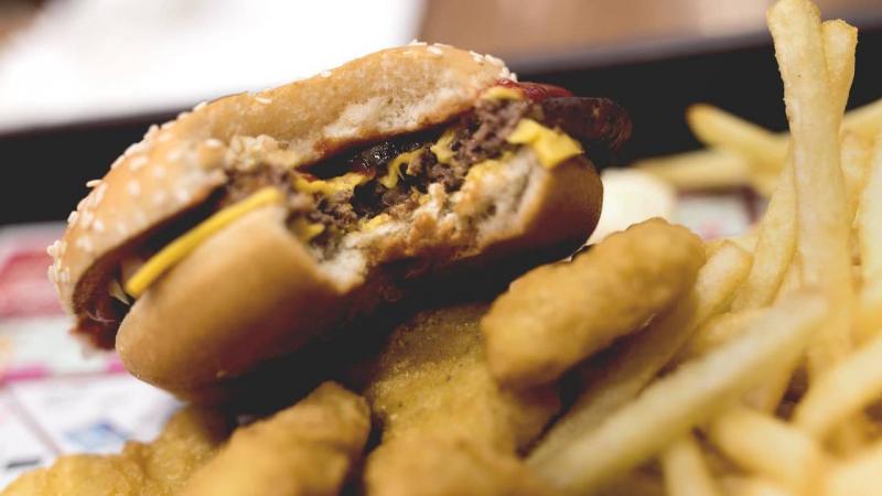 Sağlıksız beslenme “agresif prostat kanseri” riskini artırabilir