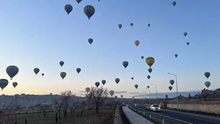 Kapadokya’yı 18 bin turist gökyüzünden izledi