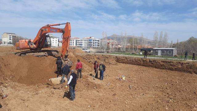 Afyonkarahisar’da temel kazısında lahit bulundu
