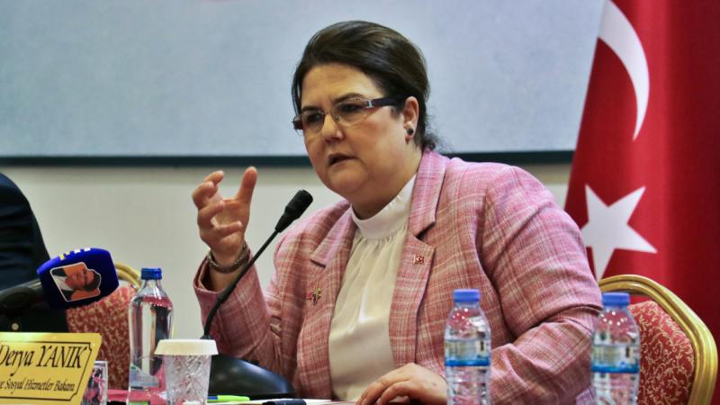 Bakan Yanık: Yaşlı Yaşam Köyleri kurulacak