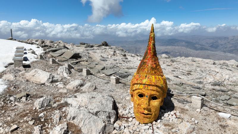Depremde ayakta kalan Nemrut Dağı ziyaretçilerini bekliyor