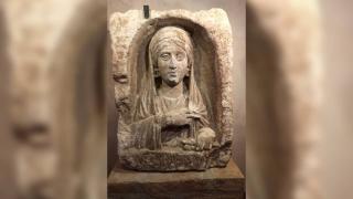 Zeugma’dan kaçırılan 1800 yıllık mezar steli, Türkiye’ye iade edildi