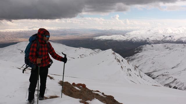Van’da dağcılar Mengene Dağı’na tırmandı