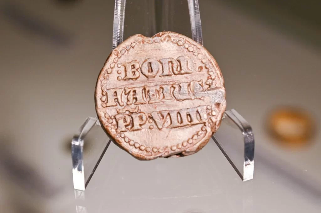 14. Yüzyıla tarihlenen eski bir mezarlıkta keşfedilen papalık boğası