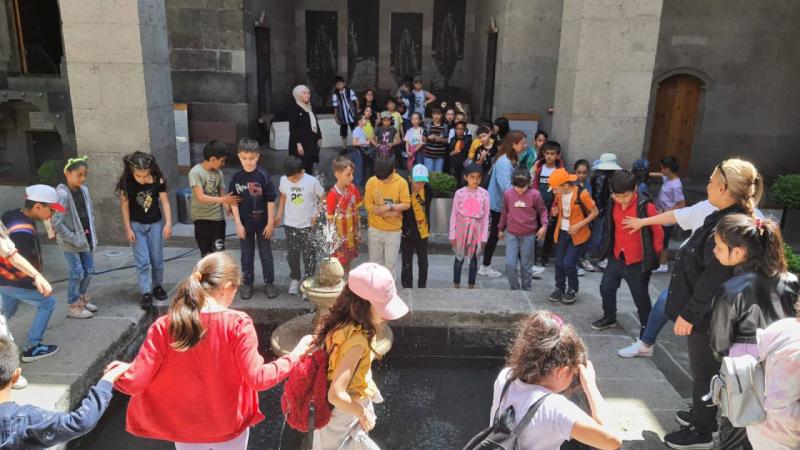 Müzeleri bir günde 5 bin kişi ziyaret etti