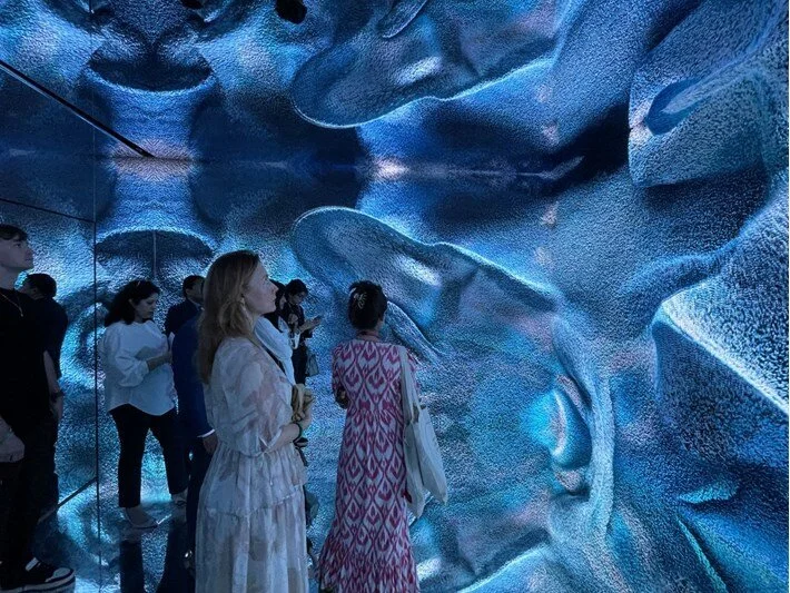 Sanatçı Refik Anadol depremzede tasarım öğrencilerinin hayallerini gerçekleştirmeyi amaçlıyor