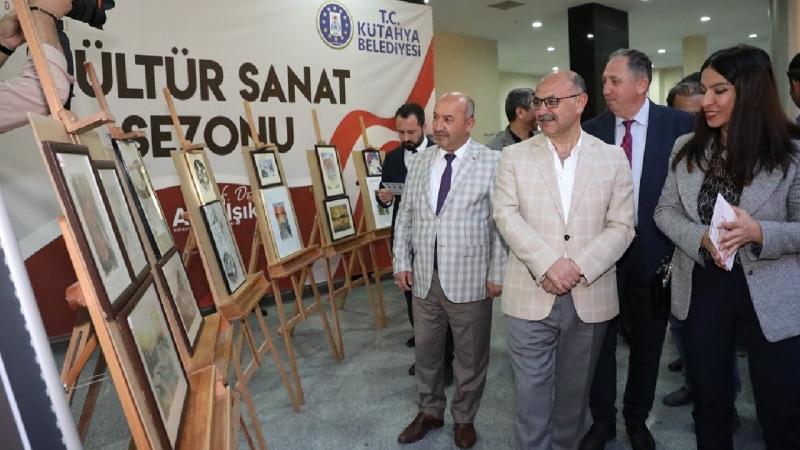 Eserlerini depremzedeler için sergilediler