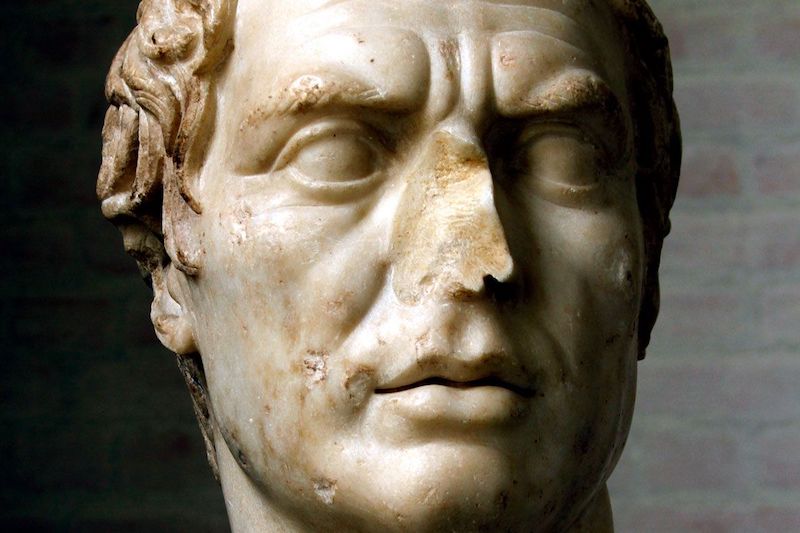 Sulla Kimdi: Cumhuriyetin Koruyucusu mu Düşmanı mı?