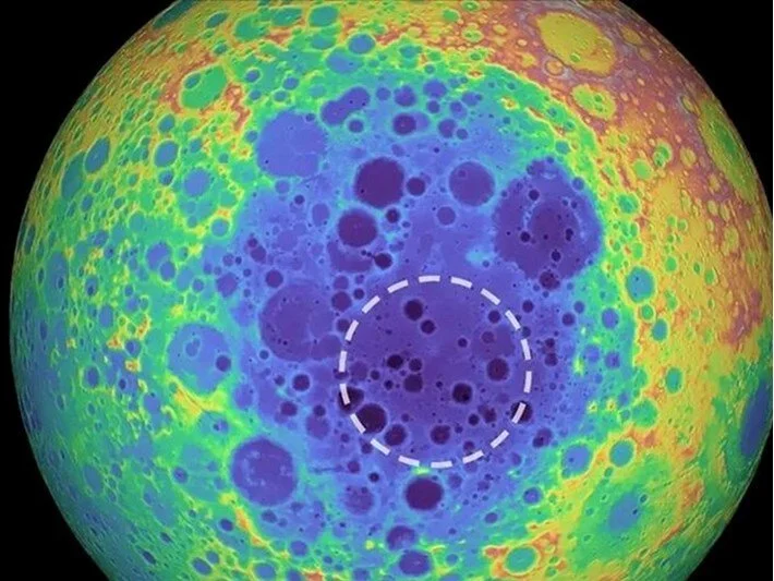 Ay’ın karanlık yüzünde dev bir yapı keşfedildi